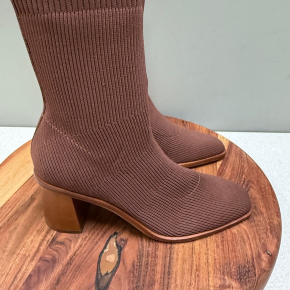 Dolce Vita Alaya Brown  Ribbed Booties Sz 7 - Picture 9 of 16